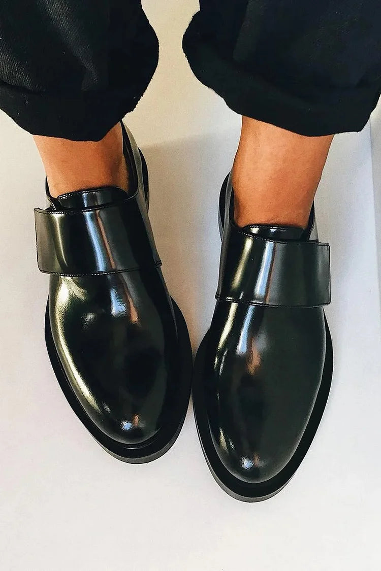 IRIS | SHINY LOAFERS WITH STRAP
