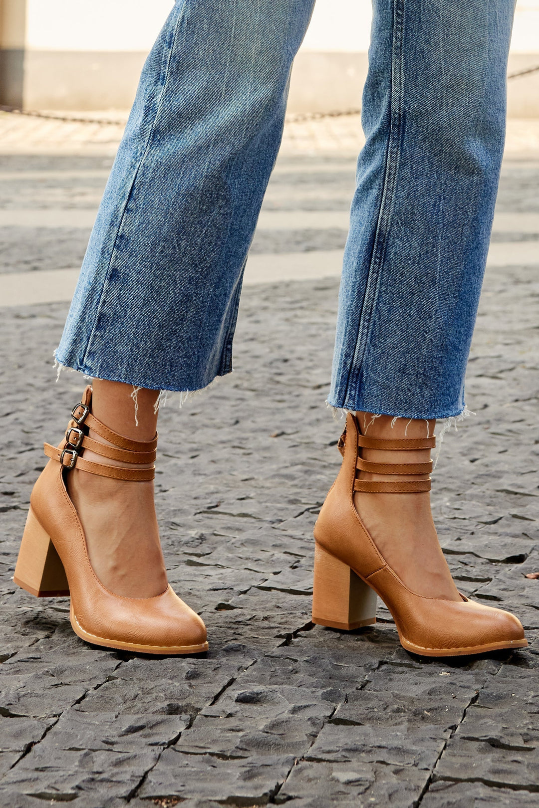 Allegra™ | Sandals with Strap and Thick Heel