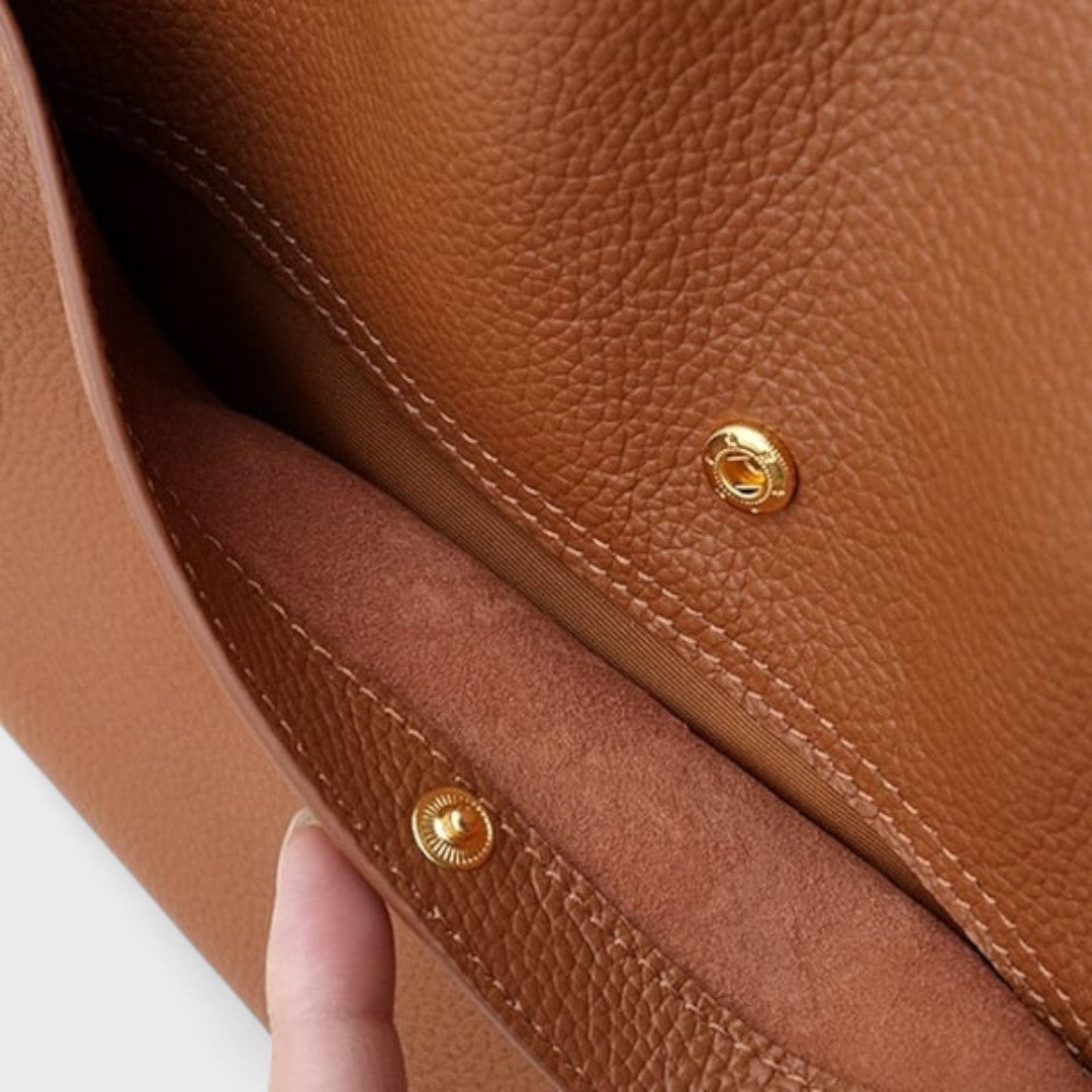 Carmen - Elegant and timeless shoulder bag