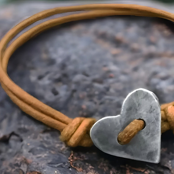 Aubrey – Bracelet symbol of love