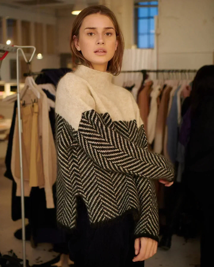 Amelia - Turtleneck Sweater