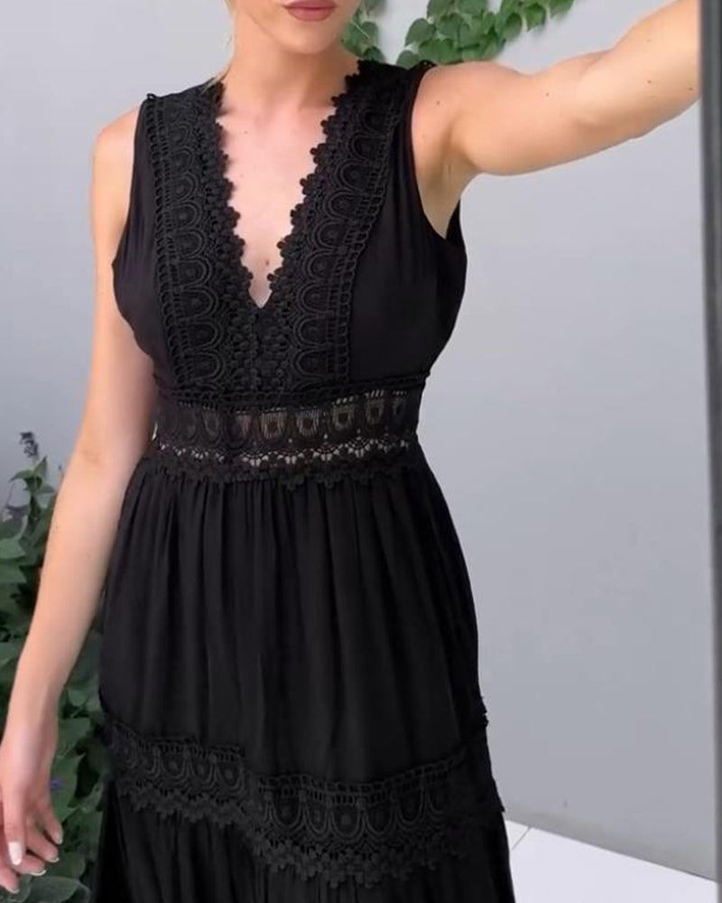 Lilith - Elegant dress with lace