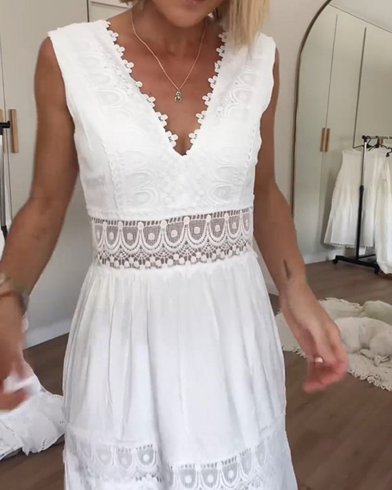 Lilith - Elegant dress with lace